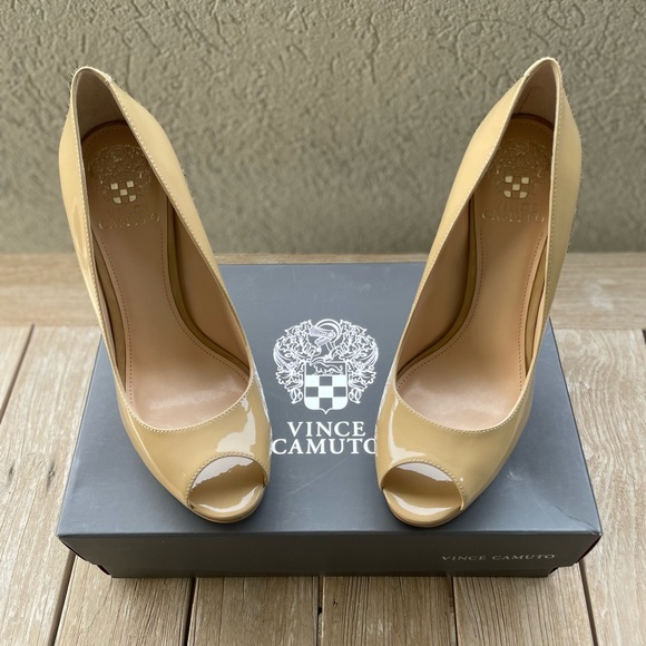 Vince Camuto LORIM Nude peep toe platform heels. Soft patent leather. New in box - Picture 9 of 10